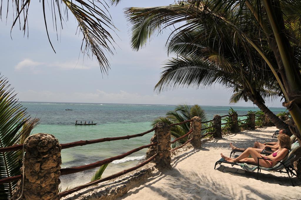 Bahari Beach Hotel Mombasa Exterior photo