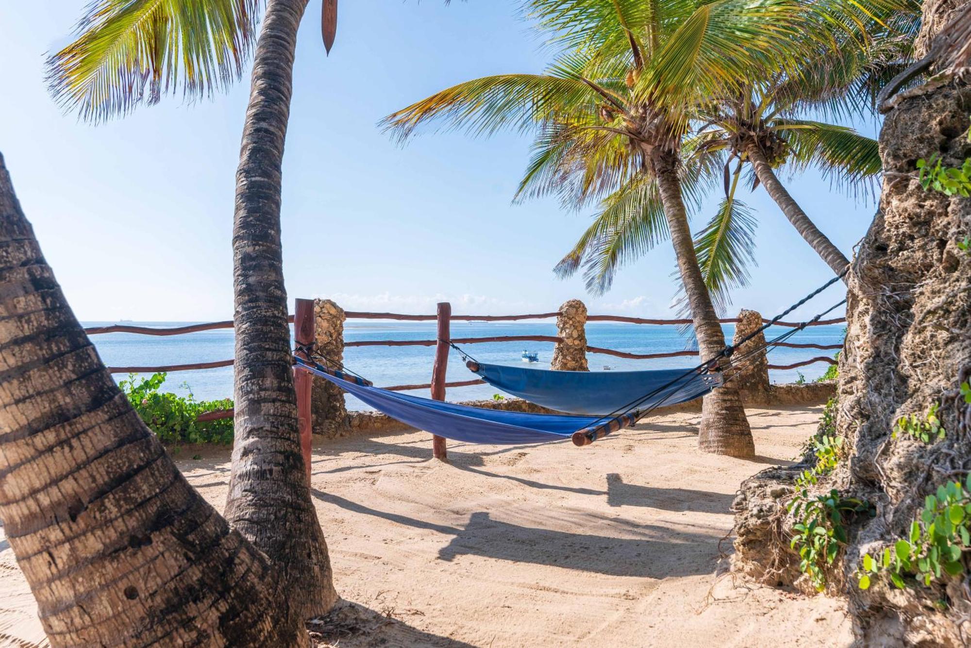 Bahari Beach Hotel Mombasa Exterior photo