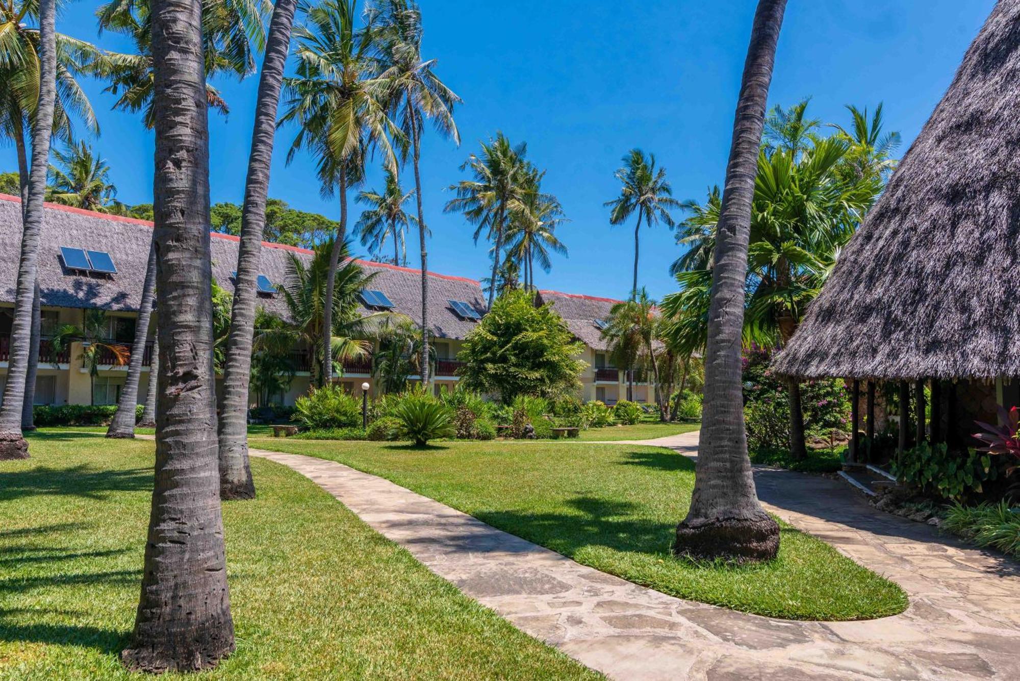 Bahari Beach Hotel Mombasa Exterior photo