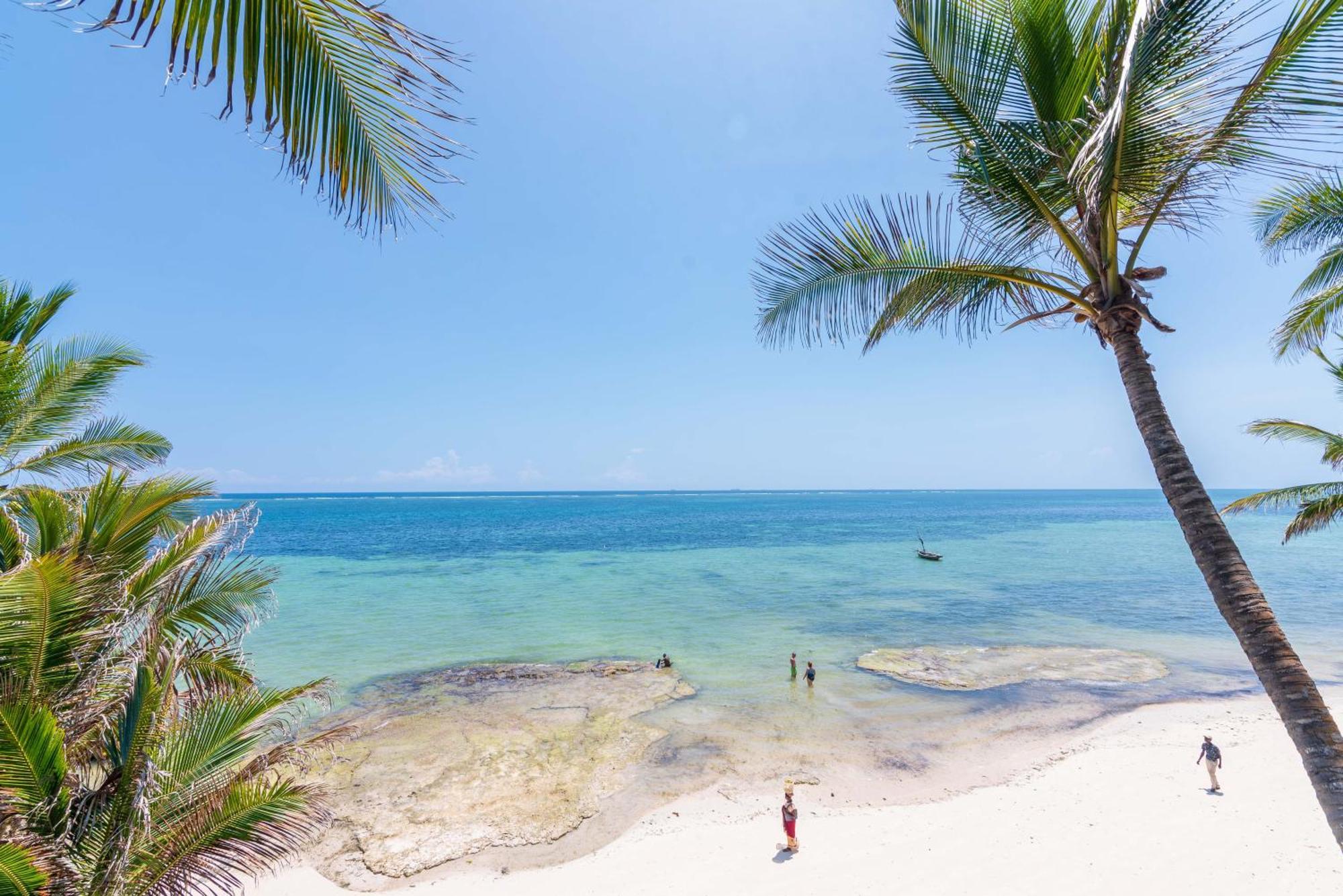 Bahari Beach Hotel Mombasa Exterior photo