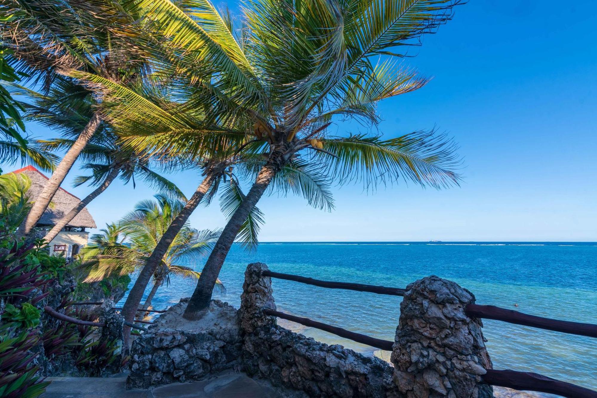 Bahari Beach Hotel Mombasa Exterior photo